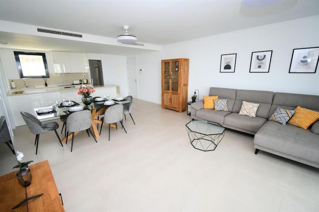 Casa Kerr - Luxury Apt - Sleeps 9 - Los Boliches Apartment Malaga Exterior photo